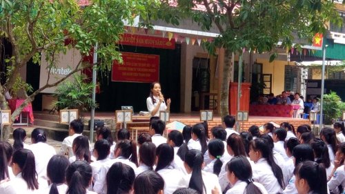trường THPT Thường xuân 2 tổ chức tư vấn hướng nghiệp.jpg