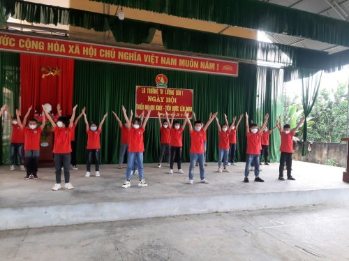 tiết mục văn nghệ.jpg